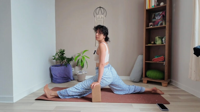 EN ROUTE VERS HANUMANASANA