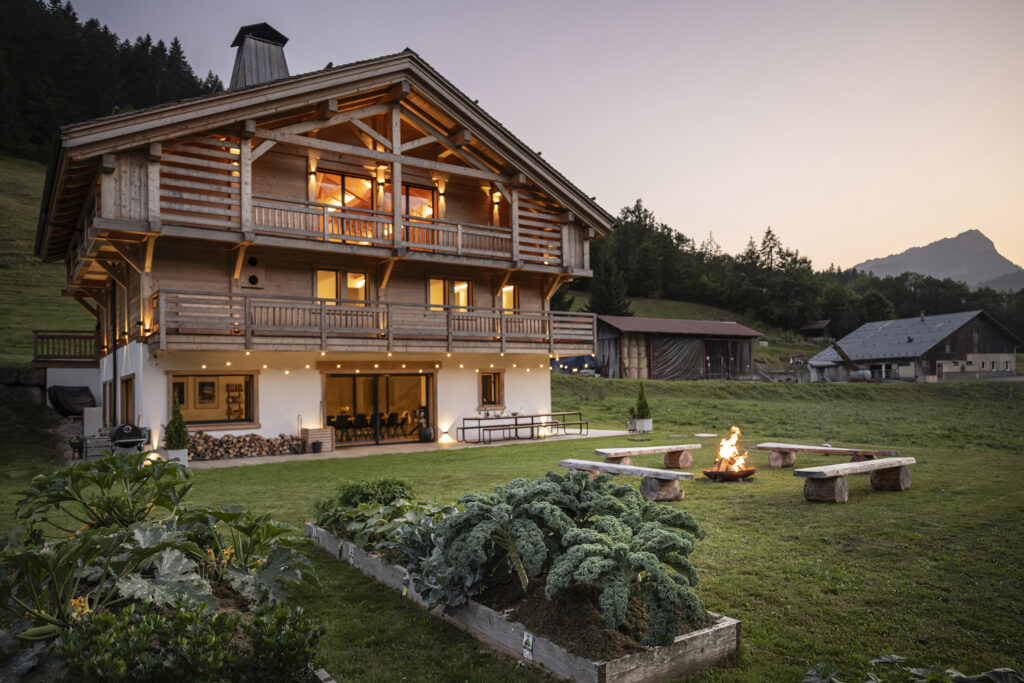 Retraite yoga et montagne : un week-end détente dans Les Aravis, Haute-Savoie.